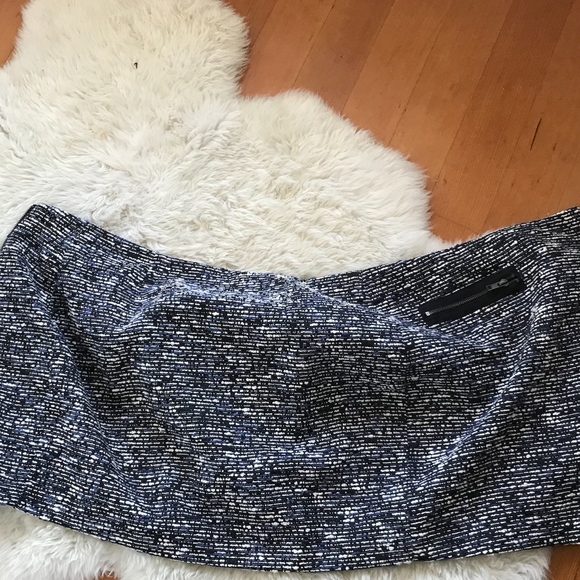 Mini zip up skirt - Picture 5 of 6